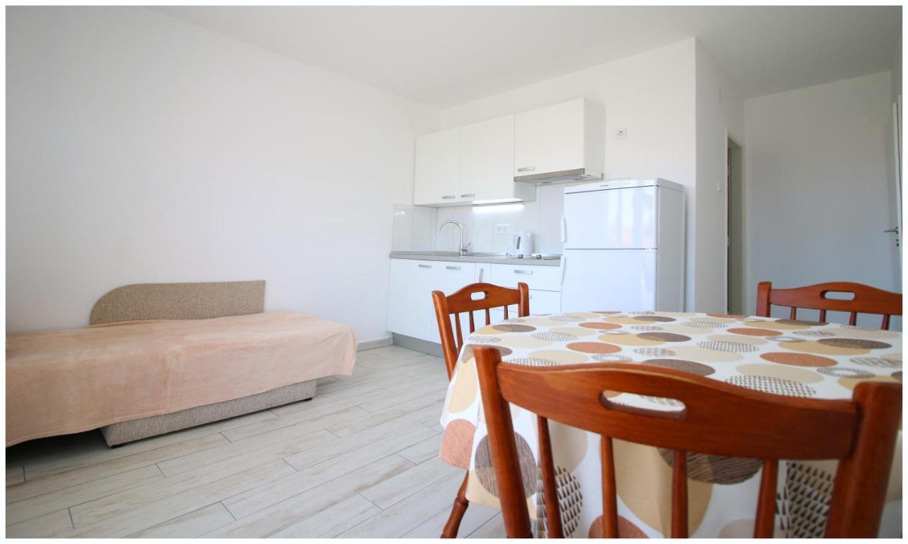 Apartment Maxim プリモシュテン エクステリア 写真