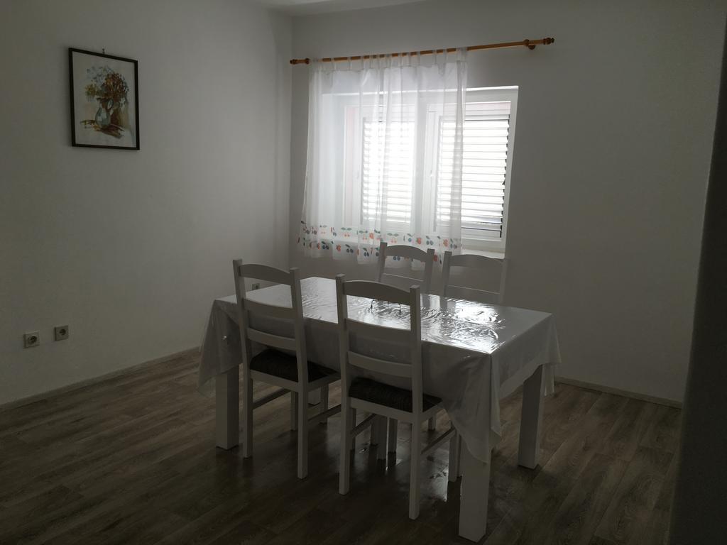 Apartment Maxim プリモシュテン エクステリア 写真